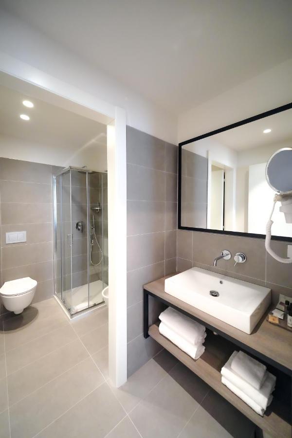 Bergamo Inn 15 Luaran gambar Bathroom