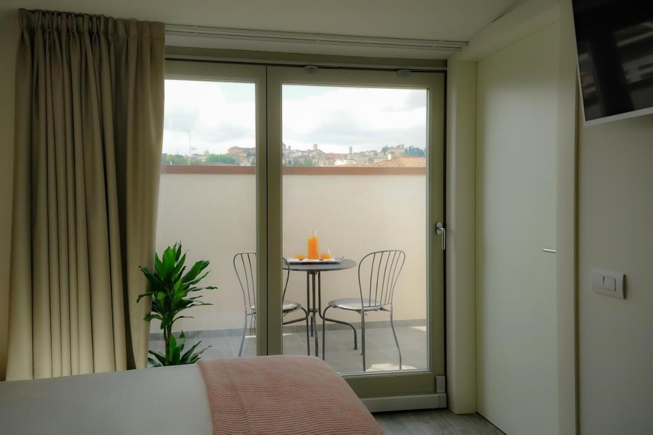 Bergamo Inn 15 Luaran gambar A sliding door