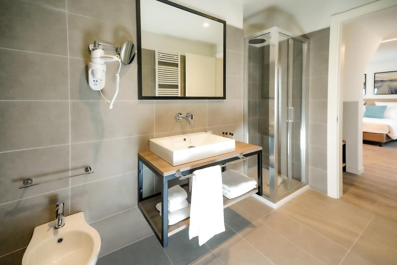 Bergamo Inn 15 Luaran gambar Bathroom of a hotel room